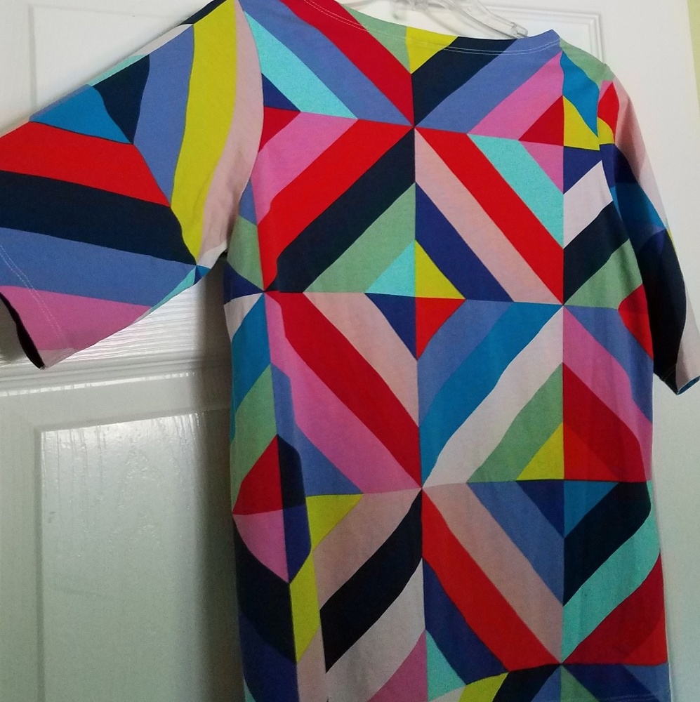 Uniqlo Rainbow Tee